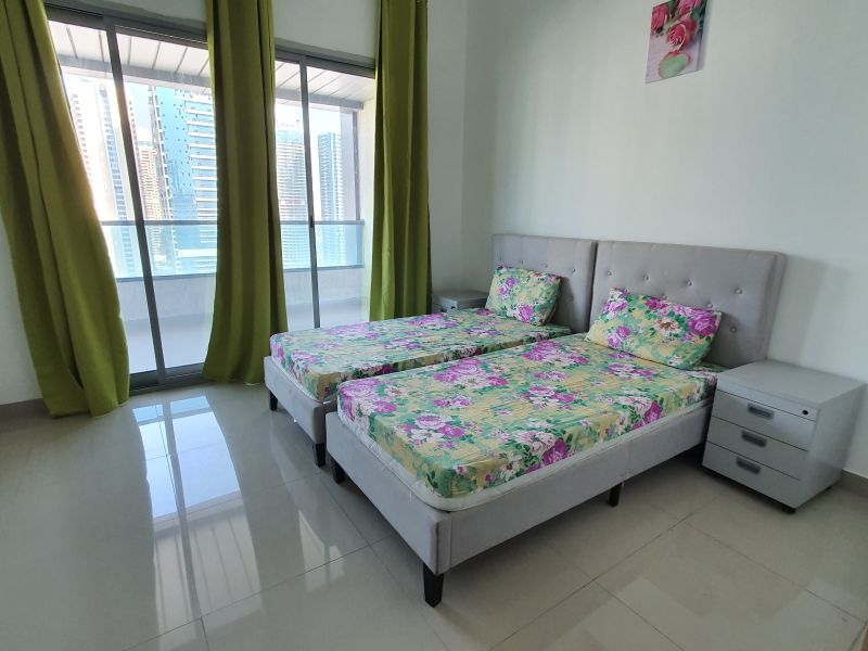 Huge Room for Single/Couple next to DMCC Metro Dubai Marina